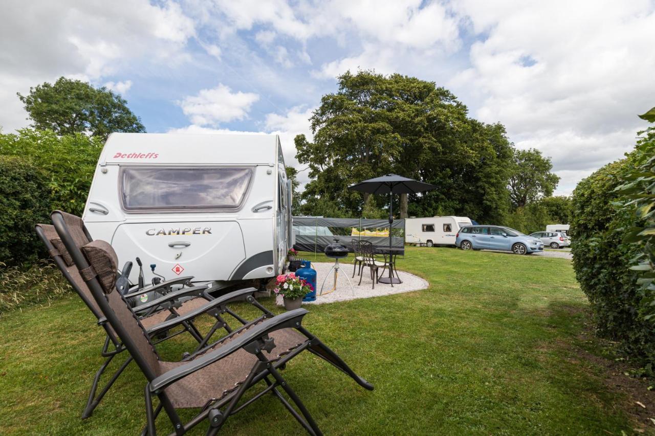 Cosy Caravan On Luxury Campsite Hulme End Buitenkant foto